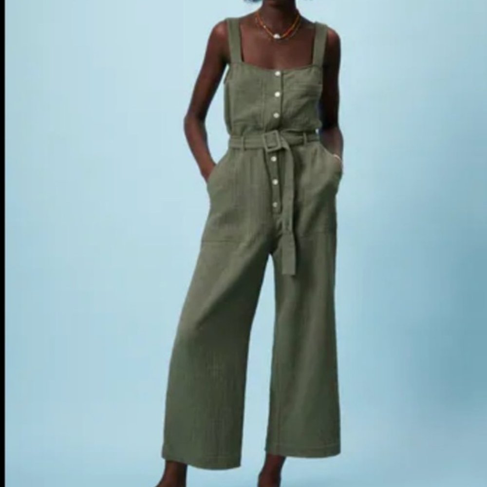 Comfy & Stylish! Zara Jumpsuit belted and buttoned—it’s a DEAL!